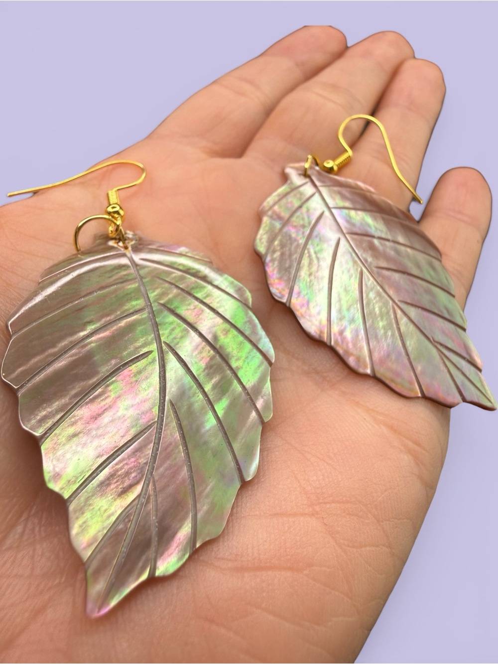 Iridescent Mother of Pearl Vintage Leaf-Shaped Dangle Drop Earrings from 70s/80s